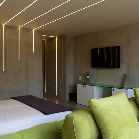 99 Adrianou Apartments Афины Экстерьер фото