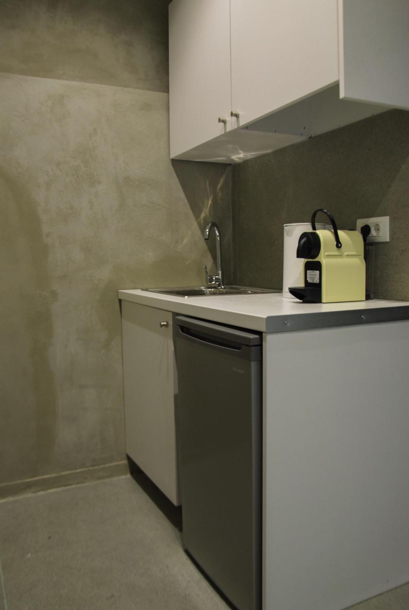 99 Adrianou Apartments Афины Экстерьер фото